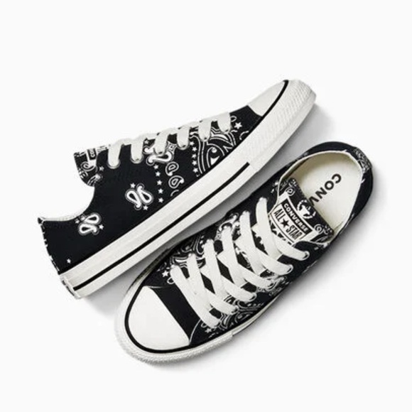 New in Box: Converse Women’s Size 8 Black and White Paisley Sneakers - Picture 3 of 4